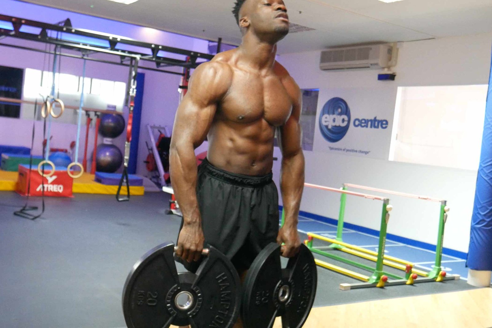 Your coach in the Syz and Fitness gym